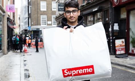 how to resell supreme clothes.